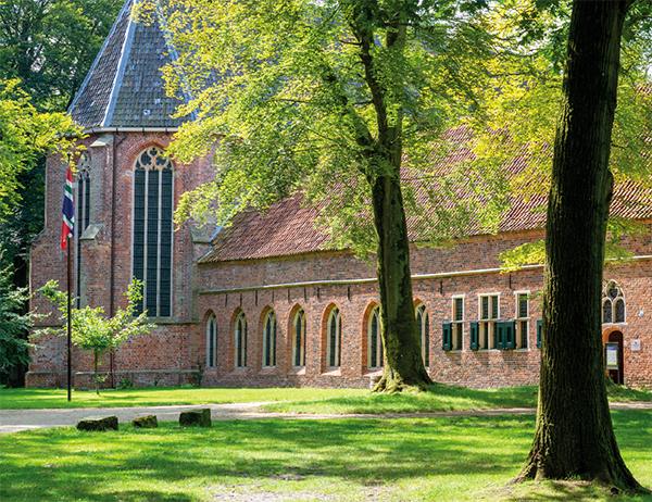 aanzicht met bomen